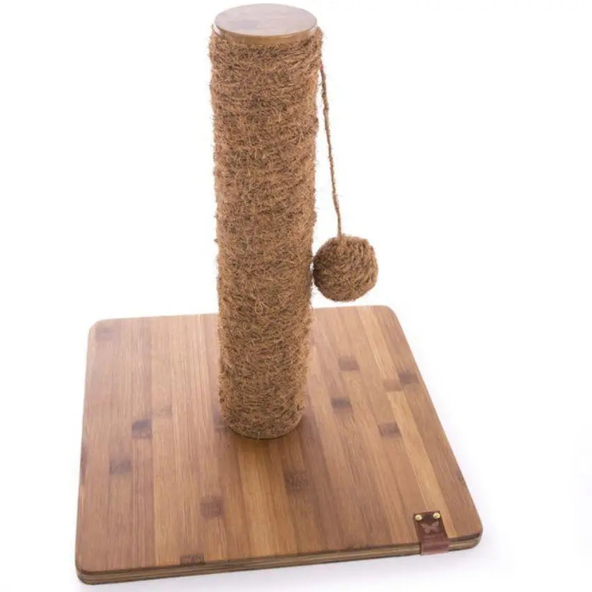 Arranhador para gatos envolto em coco e base em bambu