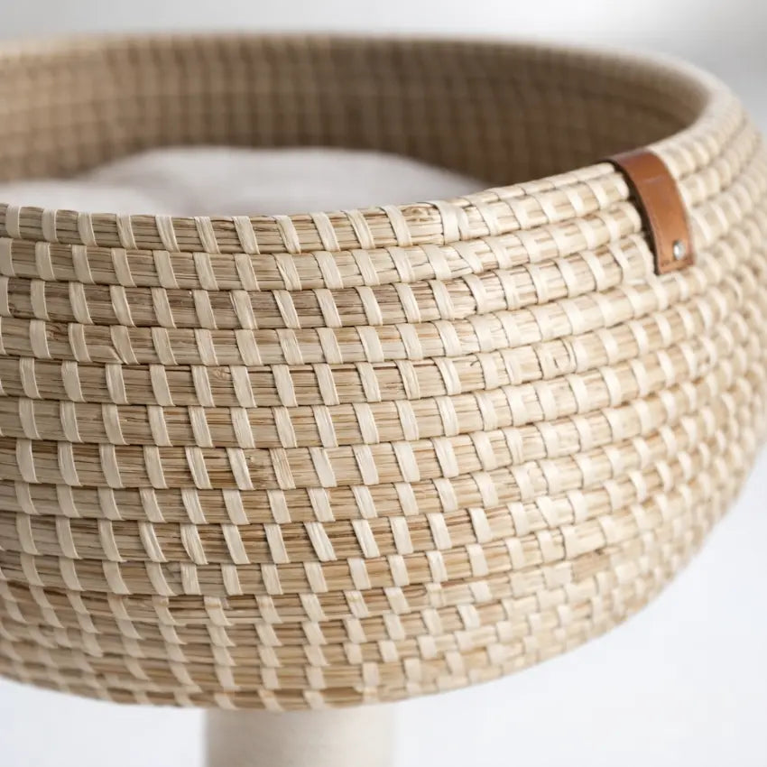 Detalhe do cesto da árvore para gatos Blanca Nid