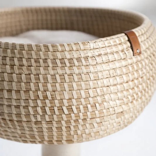 Detalhe do cesto da árvore para gatos Blanca Nid